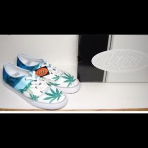 Lugz sneakers